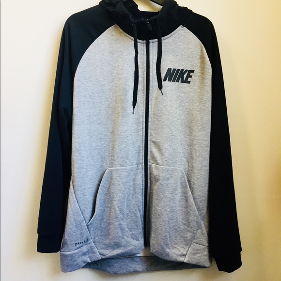 BRAND NEW Nike Hoodie - Picture 2 of 4